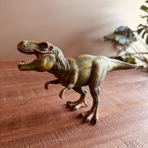 Schleich Tyrannosaurus Rex (T-Rex) dinosaur.